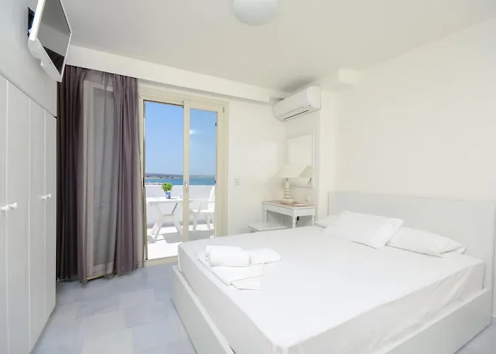 Soula Naxos * Naxos City